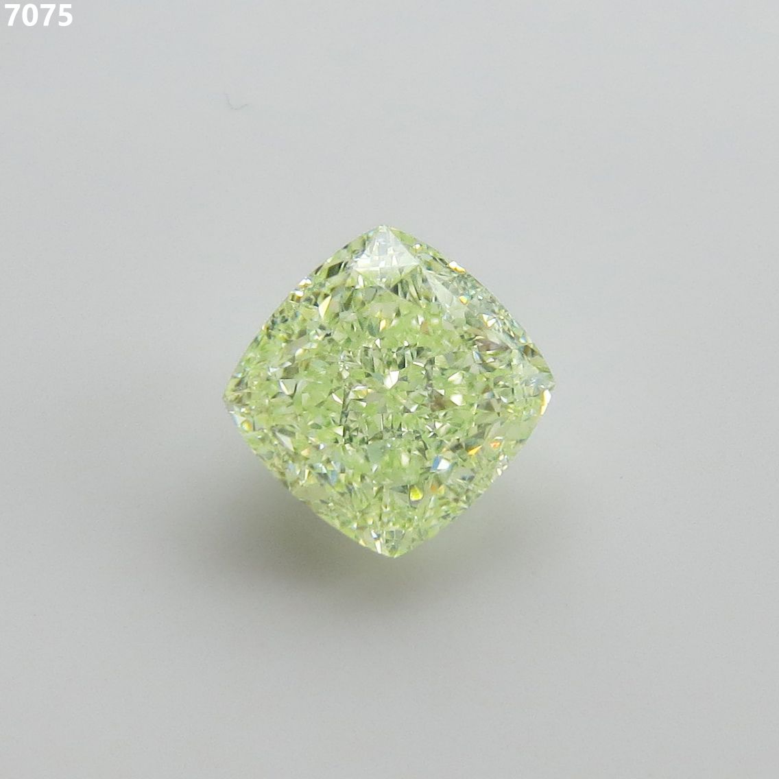 3.03 ct Cushion Brilliant diamond