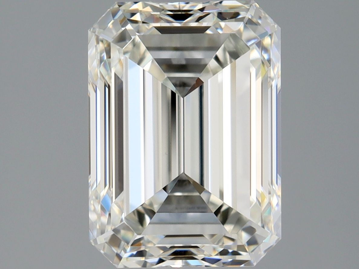 2.01 ct Emerald diamond