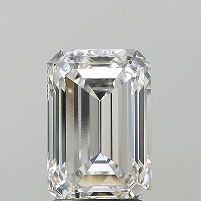 2.56 ct Emerald diamond
