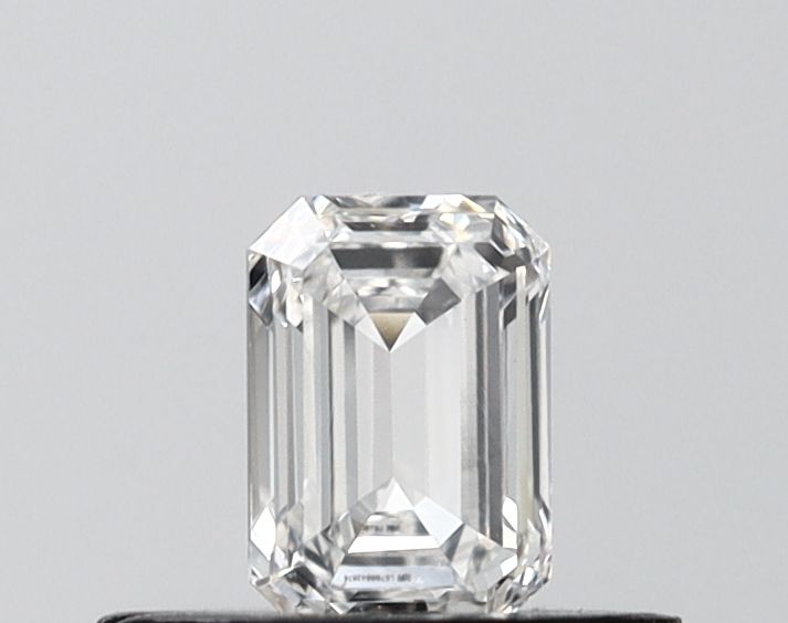 0.4 ct lab-grown Emerald Diamond