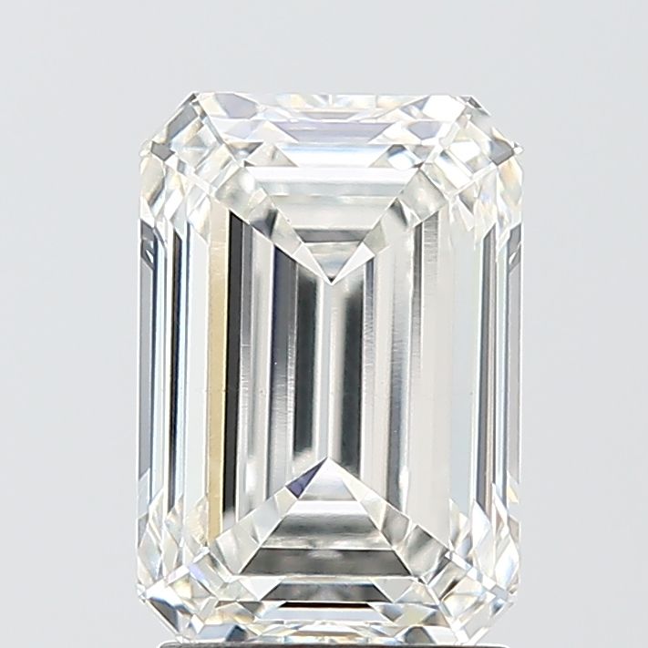 2.57 ct Emerald diamond