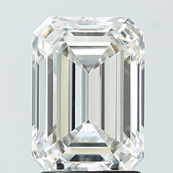 2.56 ct Emerald diamond
