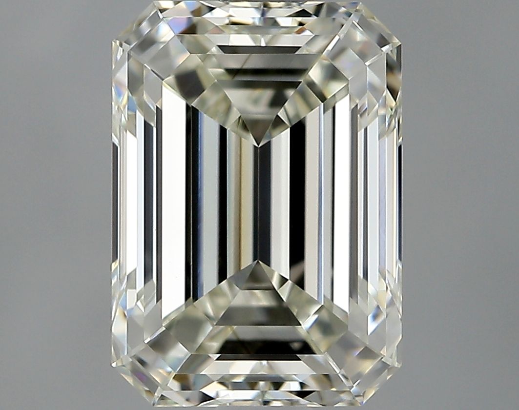 2.01 ct Emerald diamond