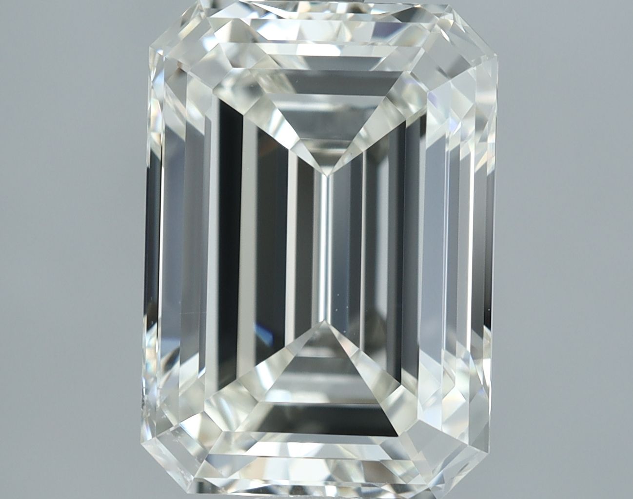 3.01 ct Emerald diamond
