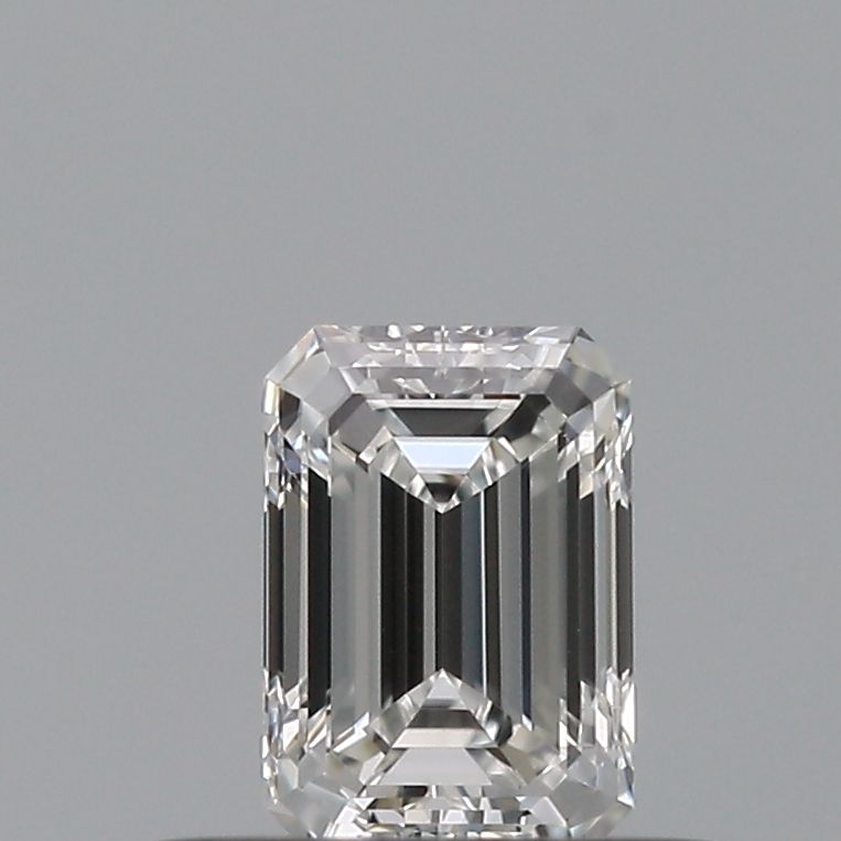 0.32 ct Emerald diamond
