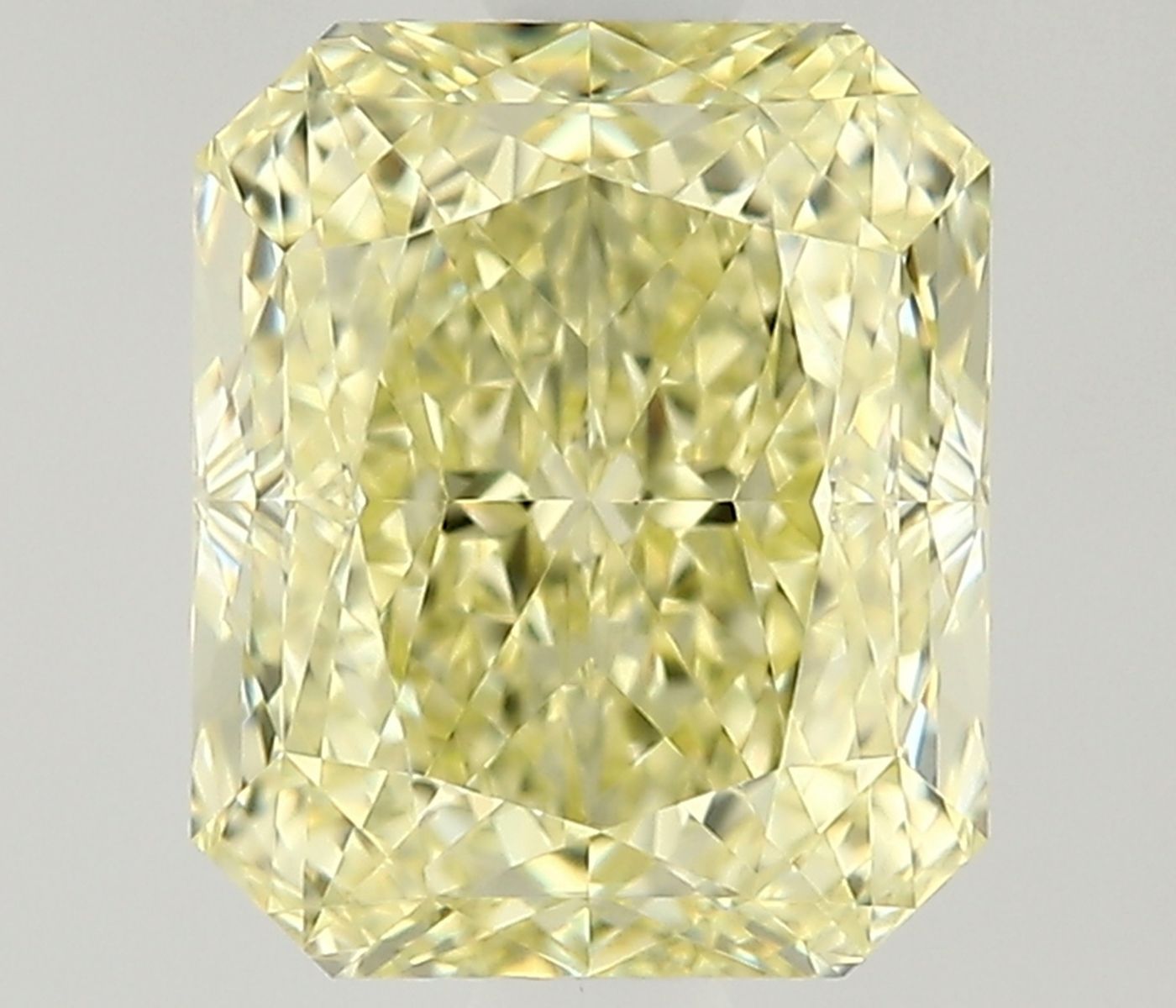 1.35 ct Radiant diamond