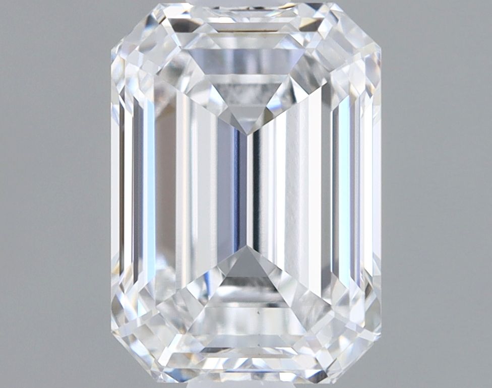 1.05 ct. emerald Lab Grown Diamond front image