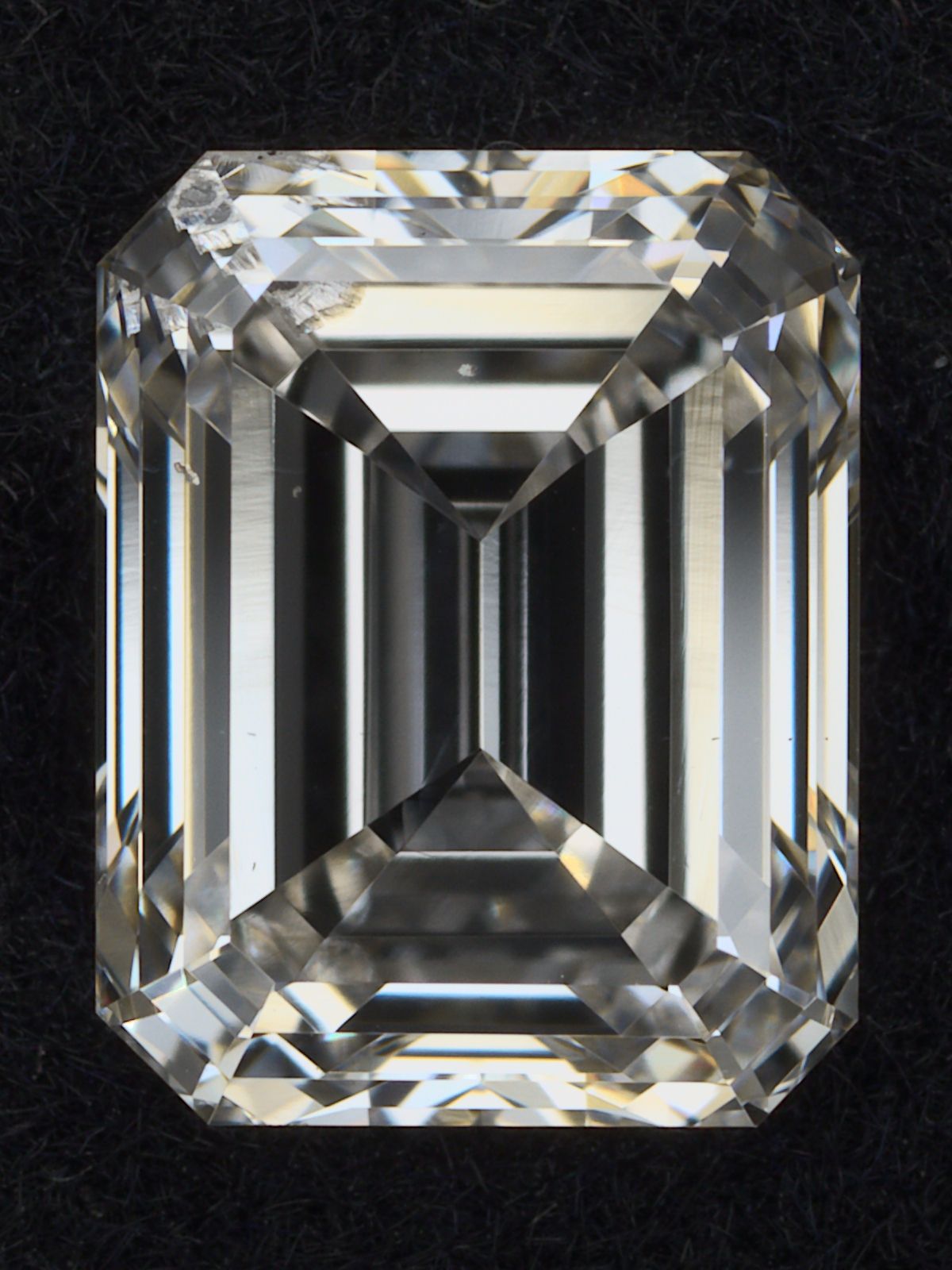 1.01 ct. emerald Lab Grown Diamond front image