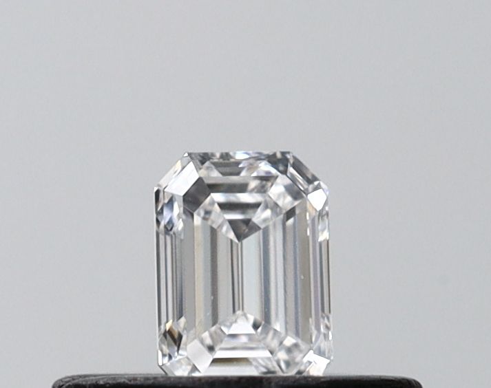 0.21ct Emerald diamond