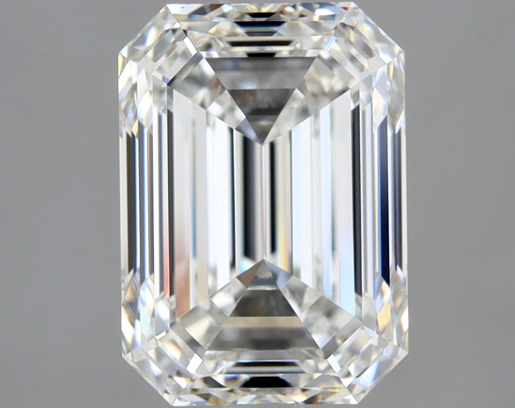 3.01 ct Emerald diamond