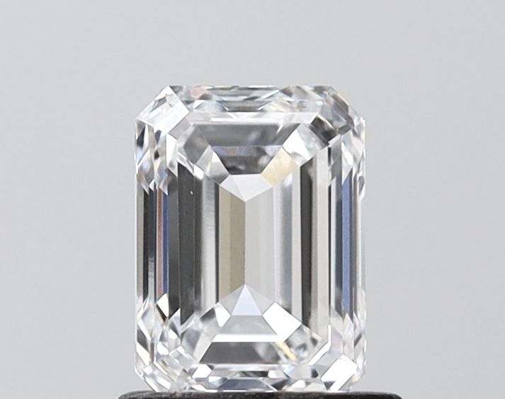1.05 ct lab-grown Emerald Diamond
