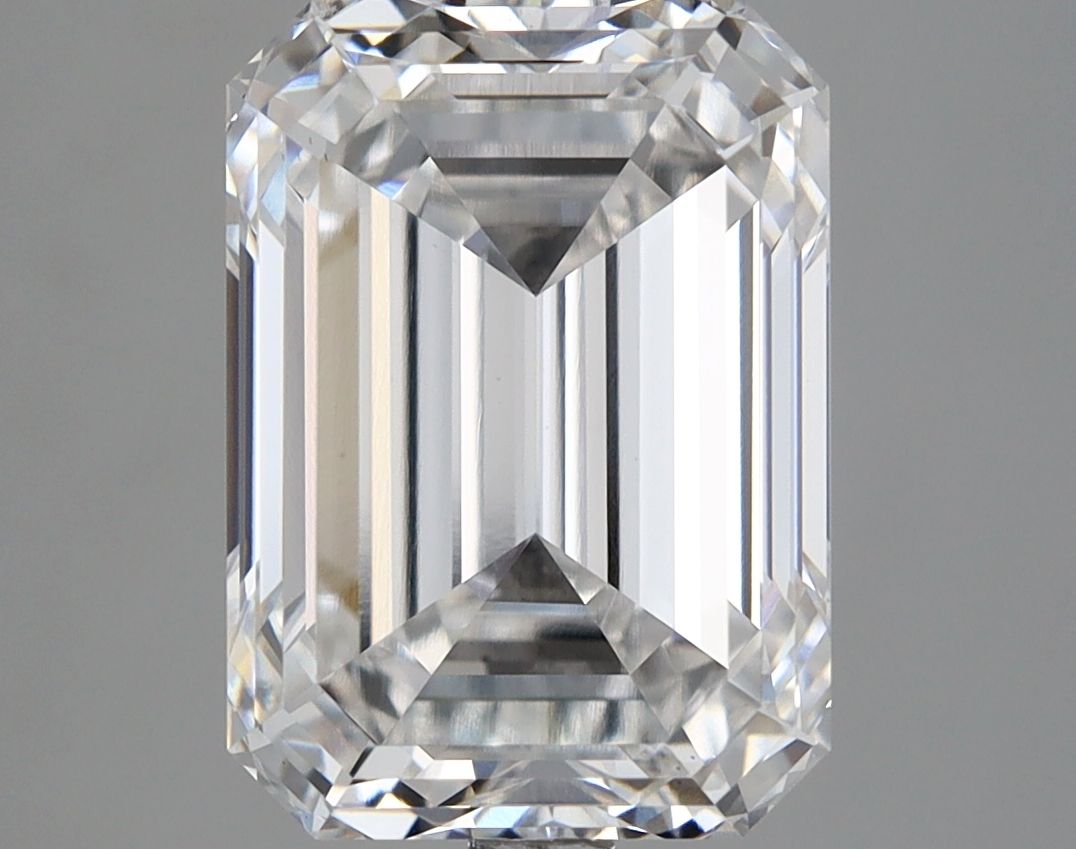 4.20 ct. emerald Lab Grown Diamond front image