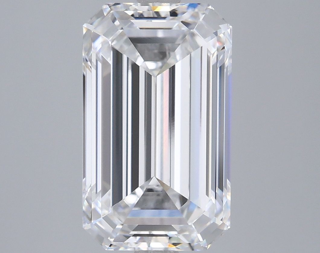 4.55 ct. emerald Lab Grown Diamond front image