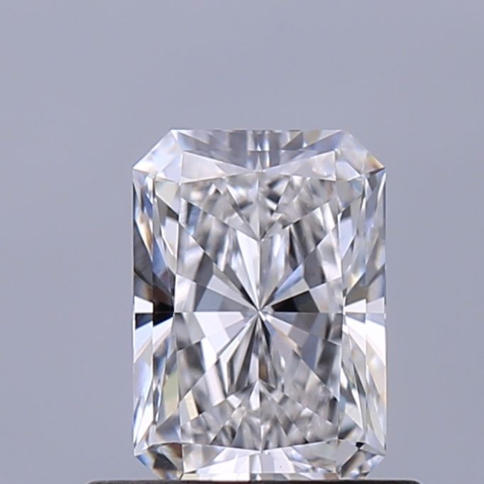 0.6 ct lab-grown Radiant Diamond
