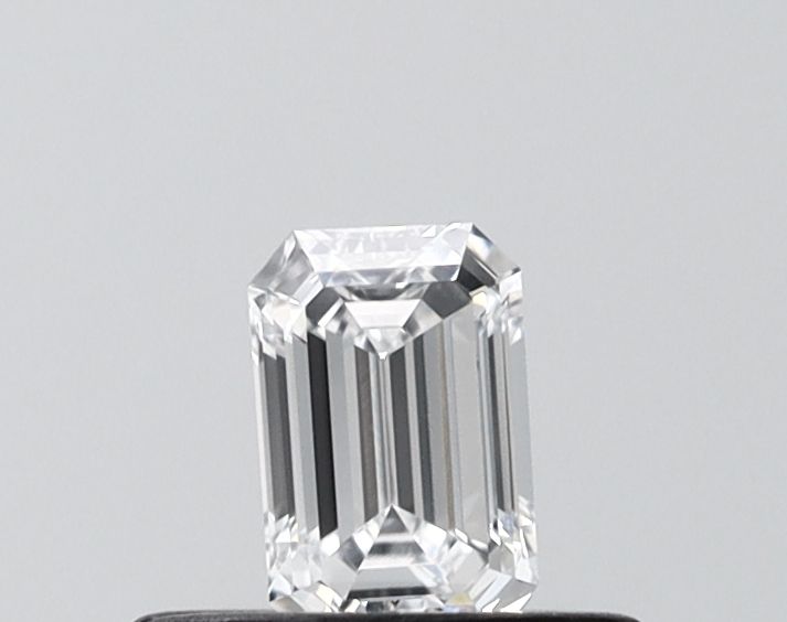 0.3 ct lab-grown Emerald Diamond