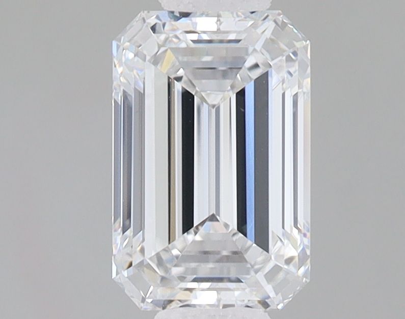 1.54 ct. emerald Lab Grown Diamond front image