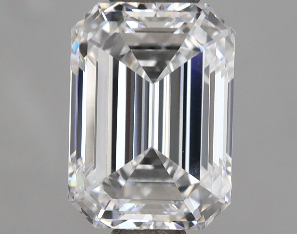 1.52 ct. emerald Lab Grown Diamond front image