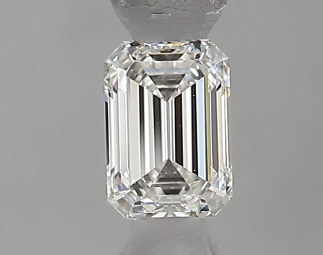 0.43 ct Emerald diamond