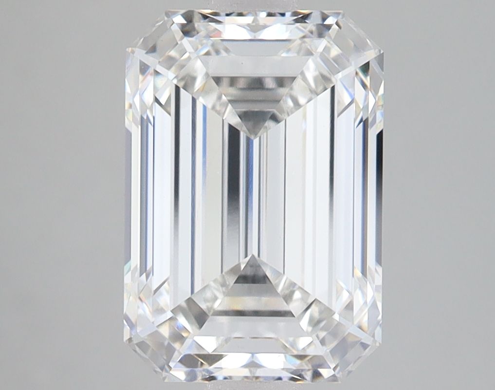 3.69 ct Emerald diamond