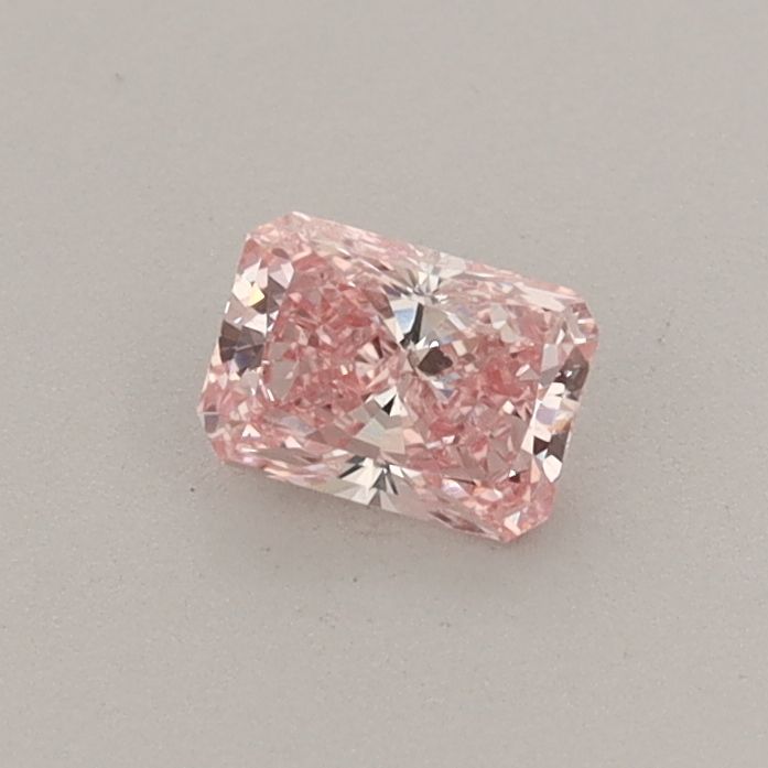 0.31 CT Fancy Vivid Pink RADIANT