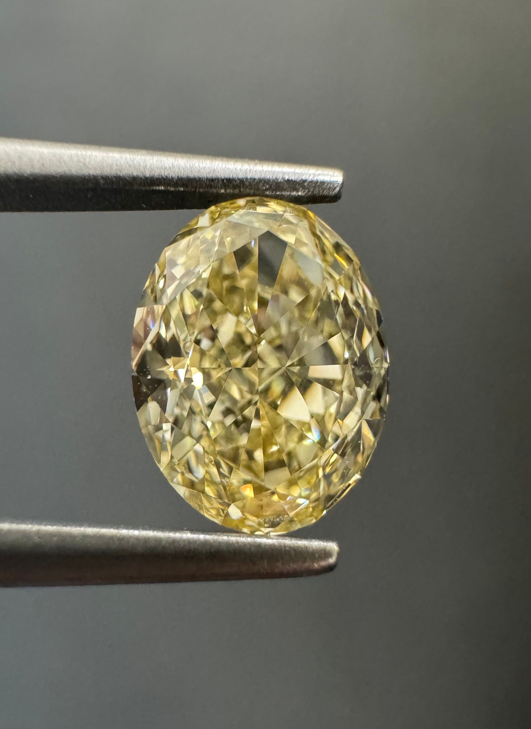 1.10 ct Oval diamond
