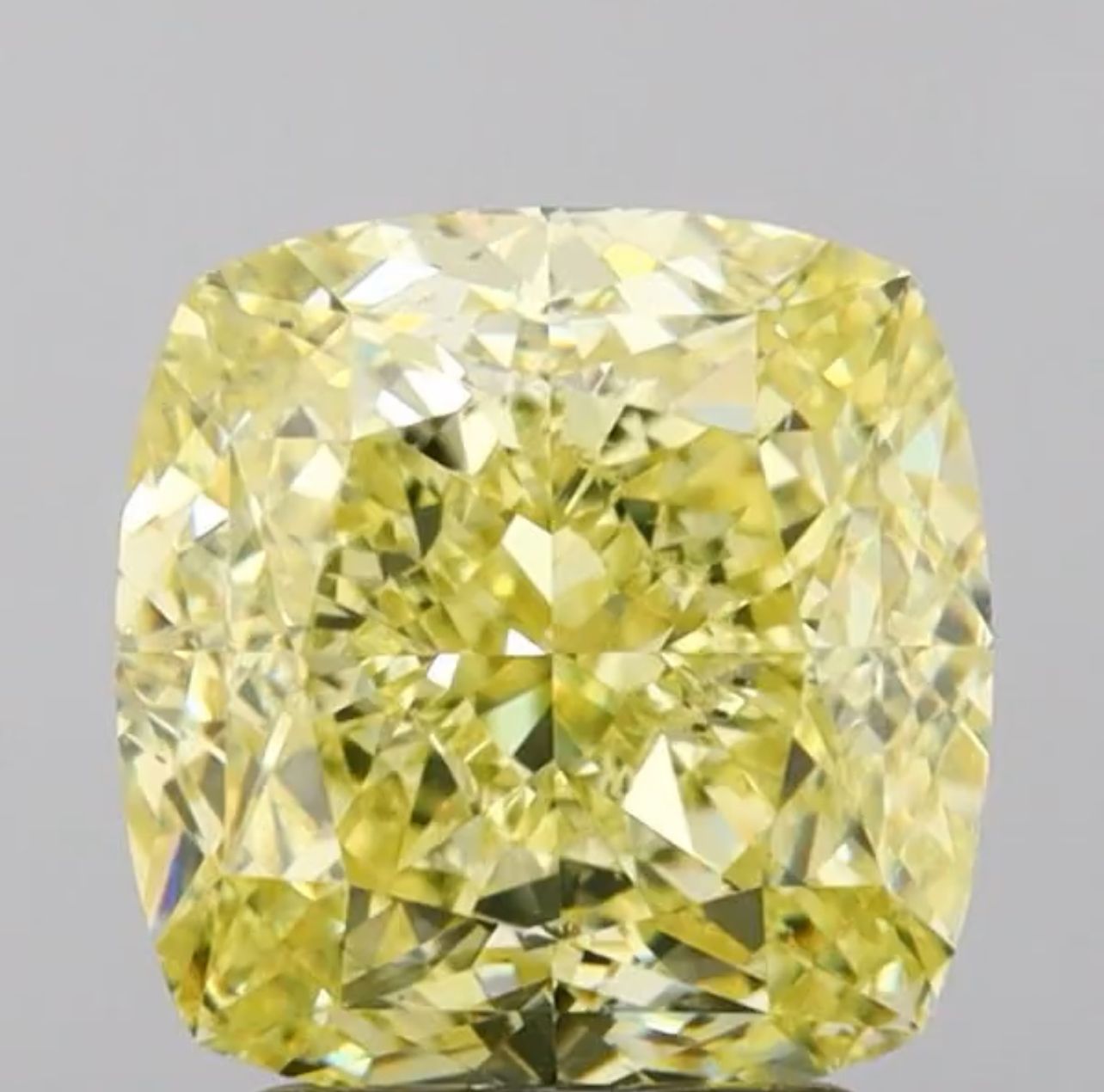 2.03 ct Cushion Brilliant diamond