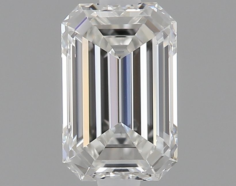 0.40 ct Emerald diamond