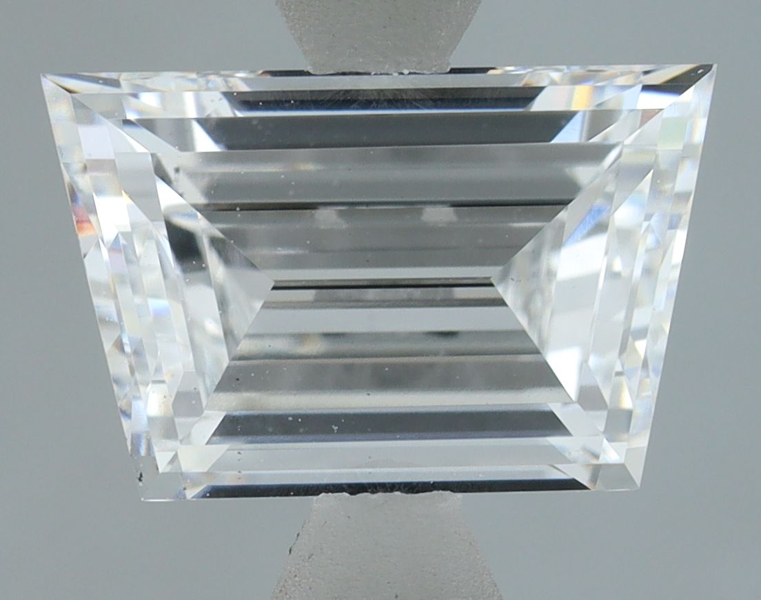 1.51 ct lab-grown Tapered baguette Diamond