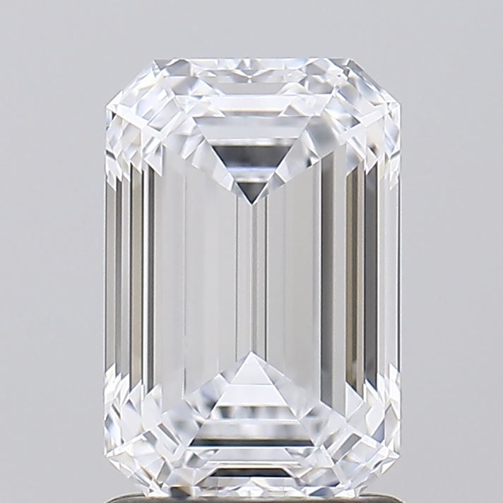 1.50 ct. emerald Lab Grown Diamond front image