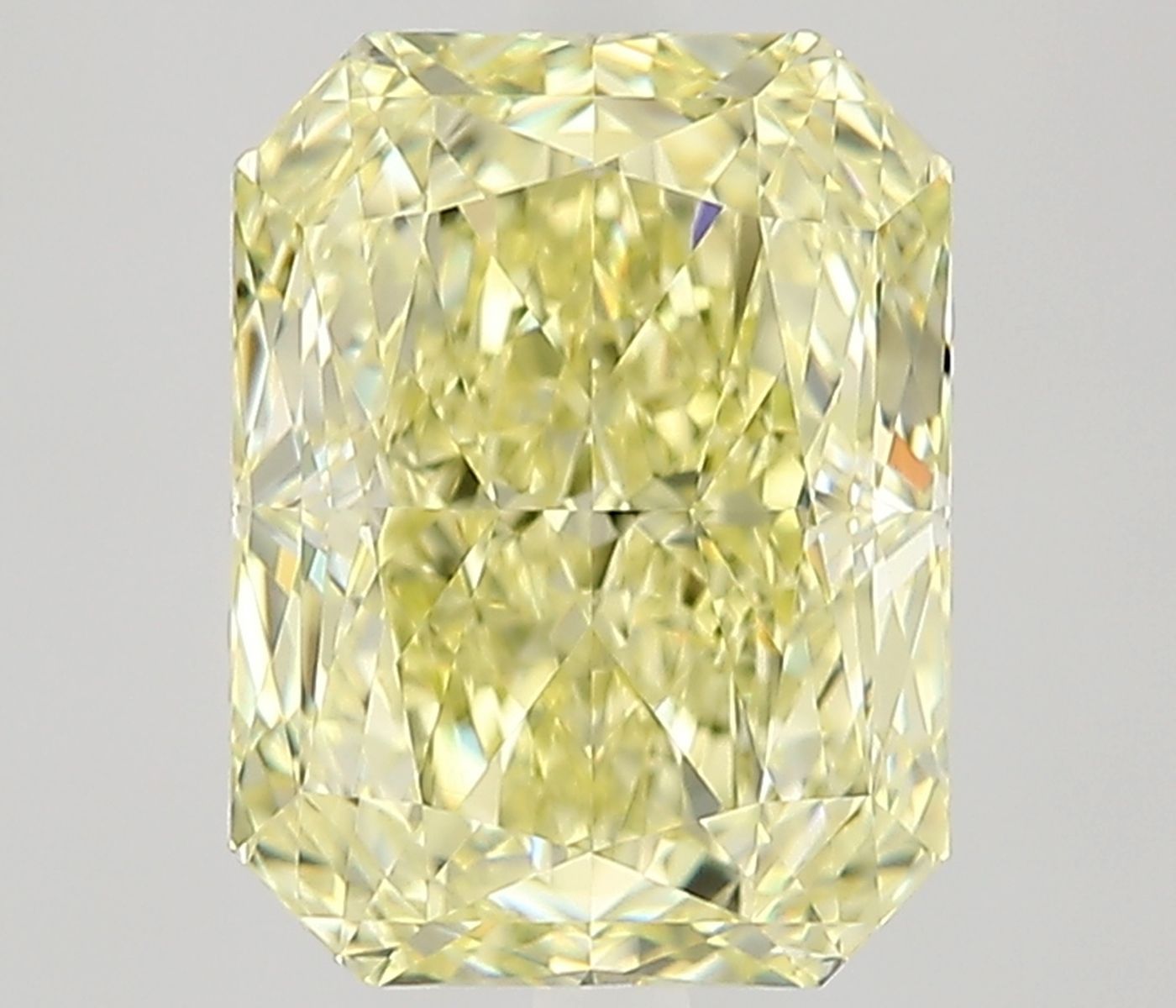 2.37 ct Radiant diamond