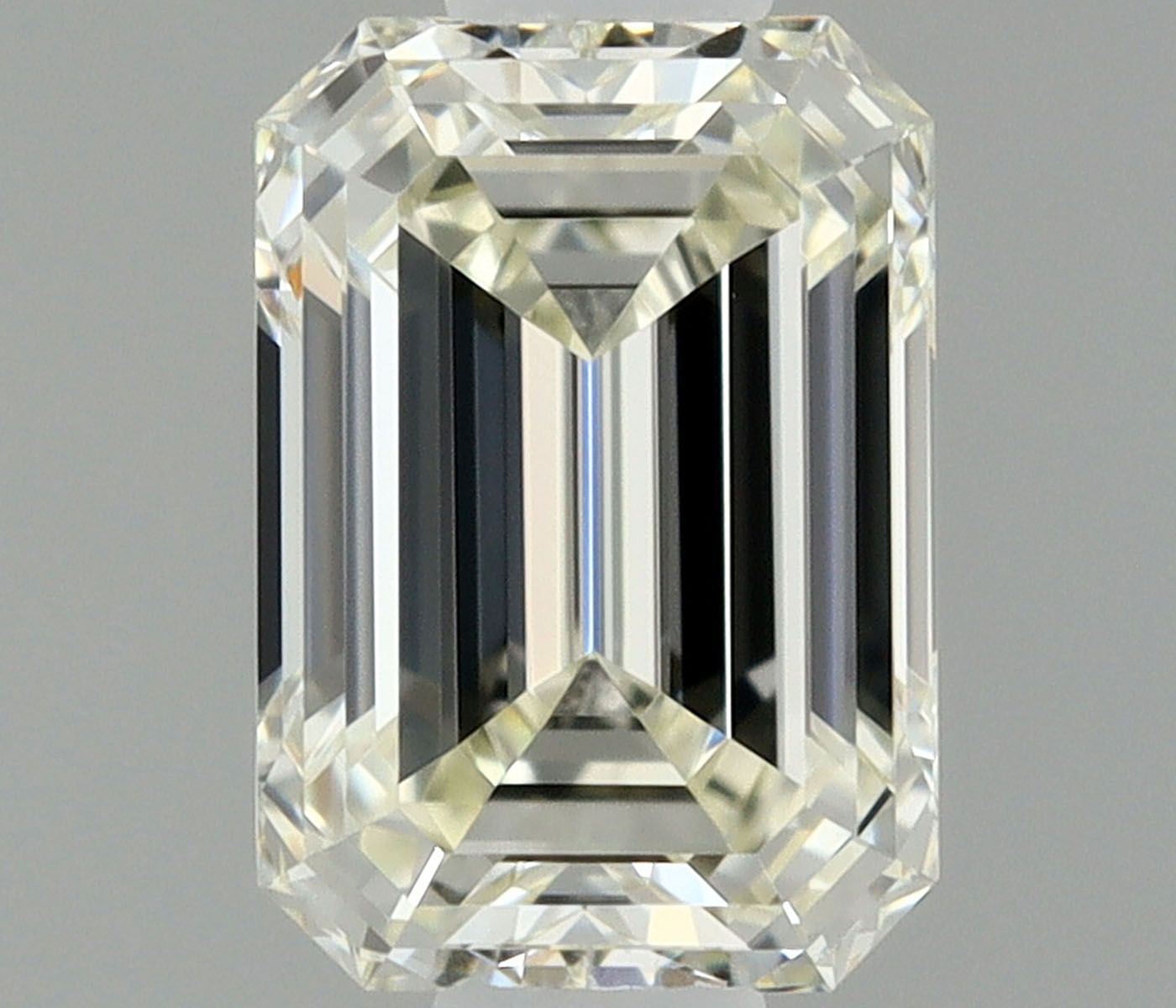 0.44 ct Emerald Diamond