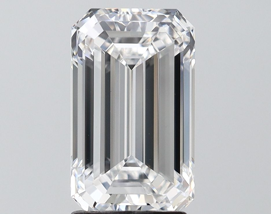 2.86 ct. emerald Lab Grown Diamond front image