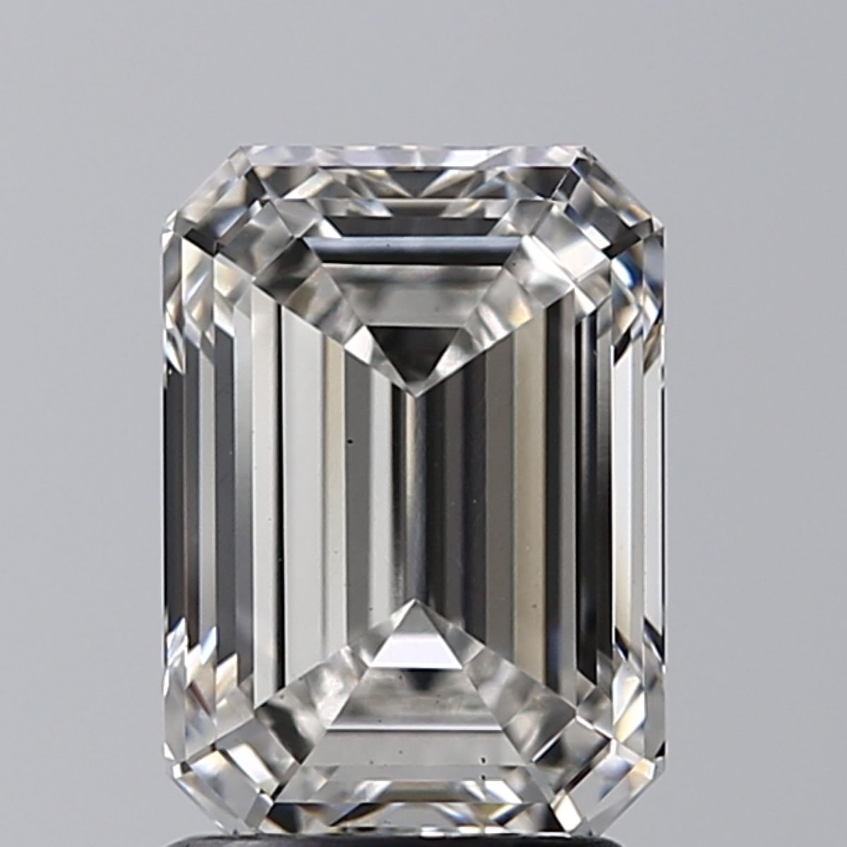 2.21 ct Emerald diamond