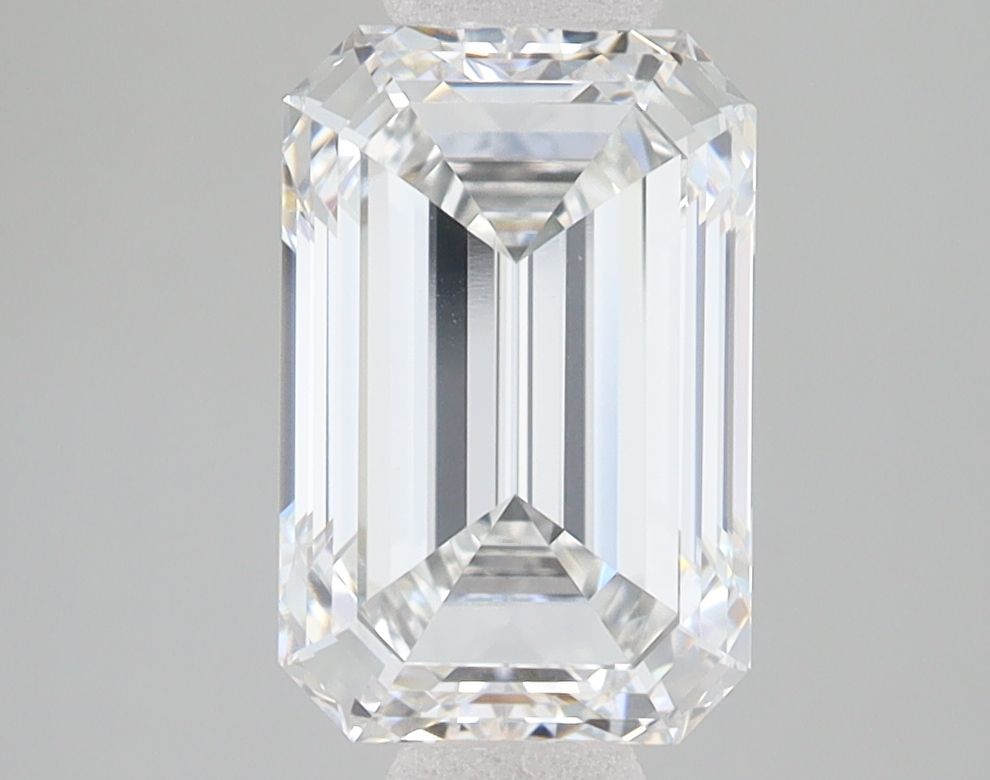 2.78 ct Emerald diamond