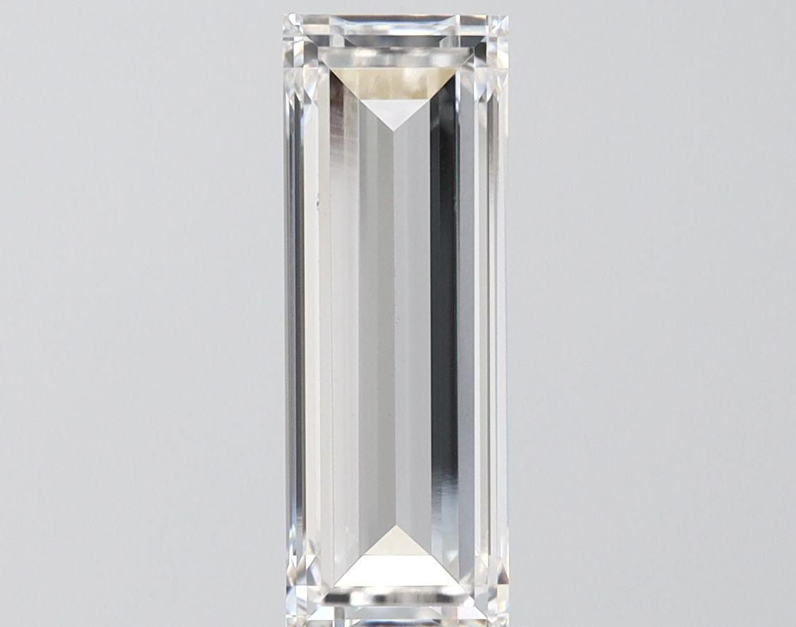 2.22 ct Baguette diamond