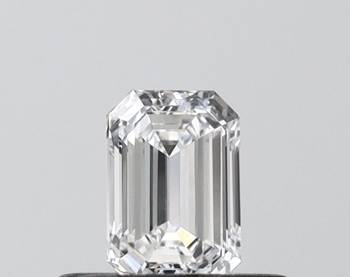 0.37 ct lab-grown Emerald Diamond