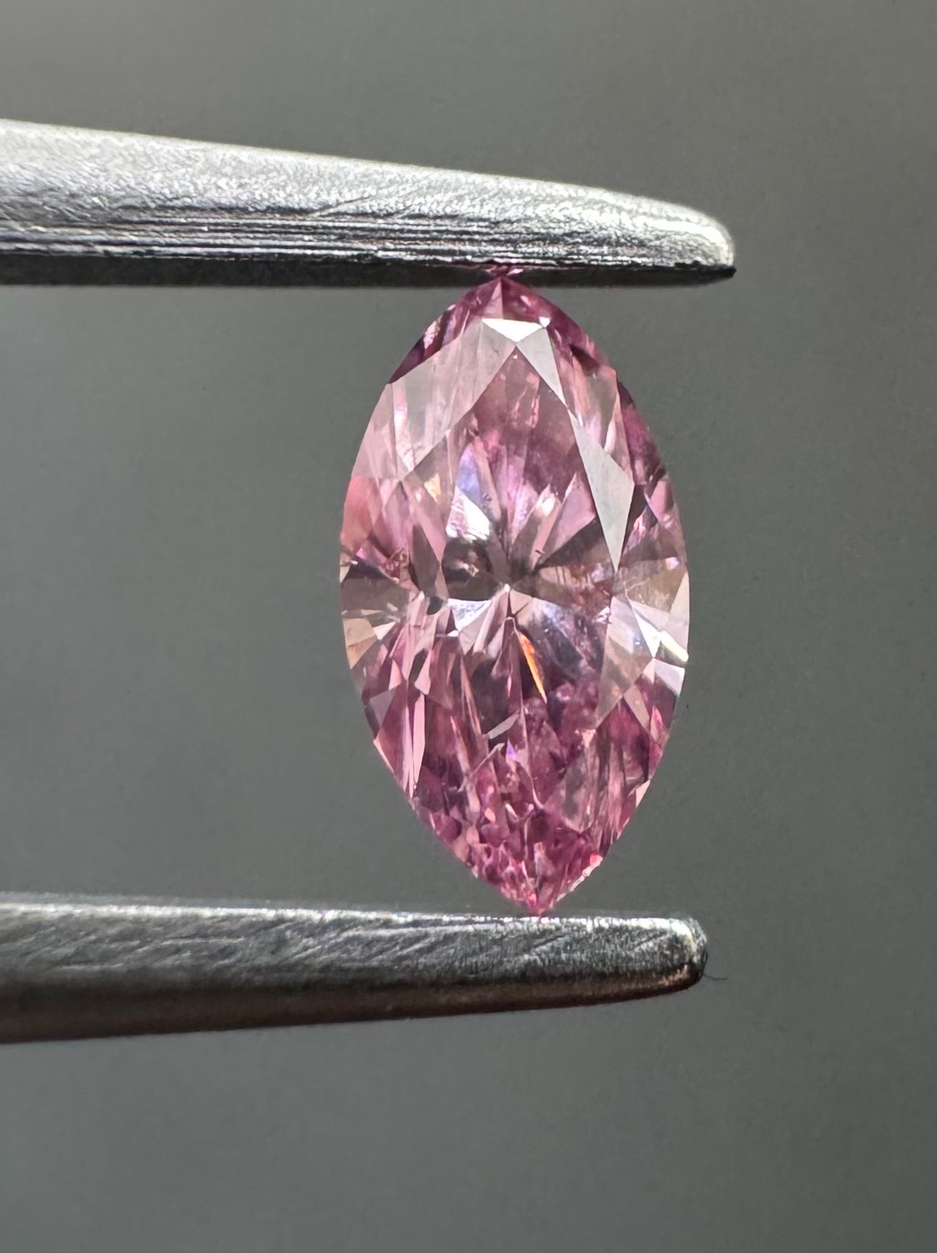 Diament 0.15 ct Fancy Vivid Purplish Pink/I1
