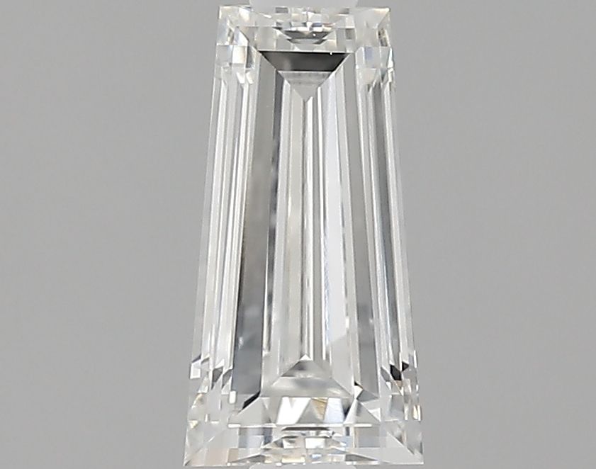 0.9 ct lab-grown Tapered baguette Diamond