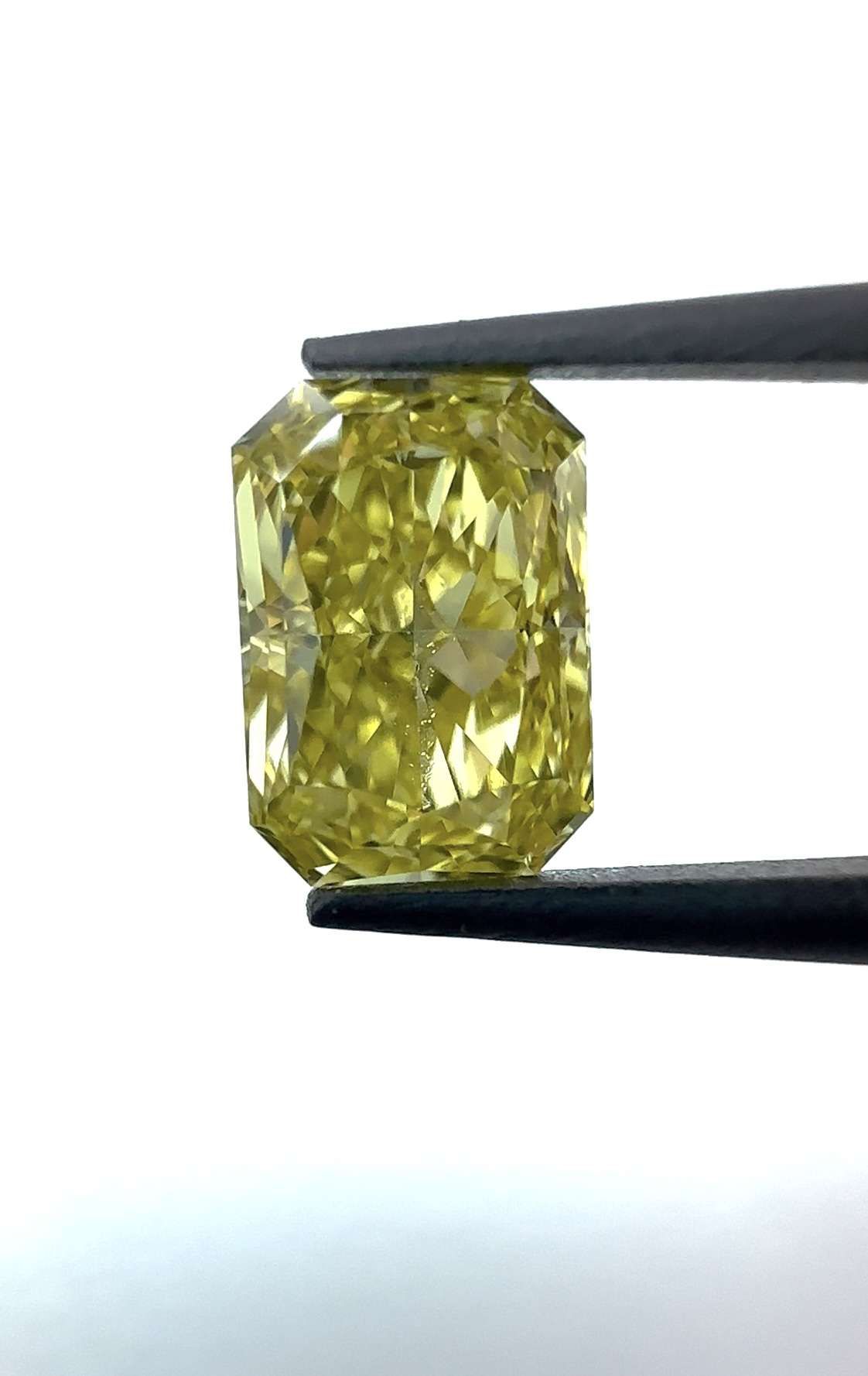 Diament 0.7 ct Fancy Vivid Yellow/SI1