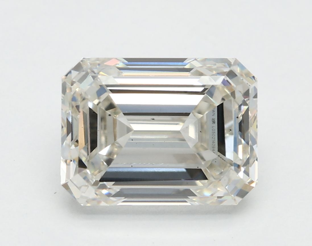 3.01 ct Emerald diamond