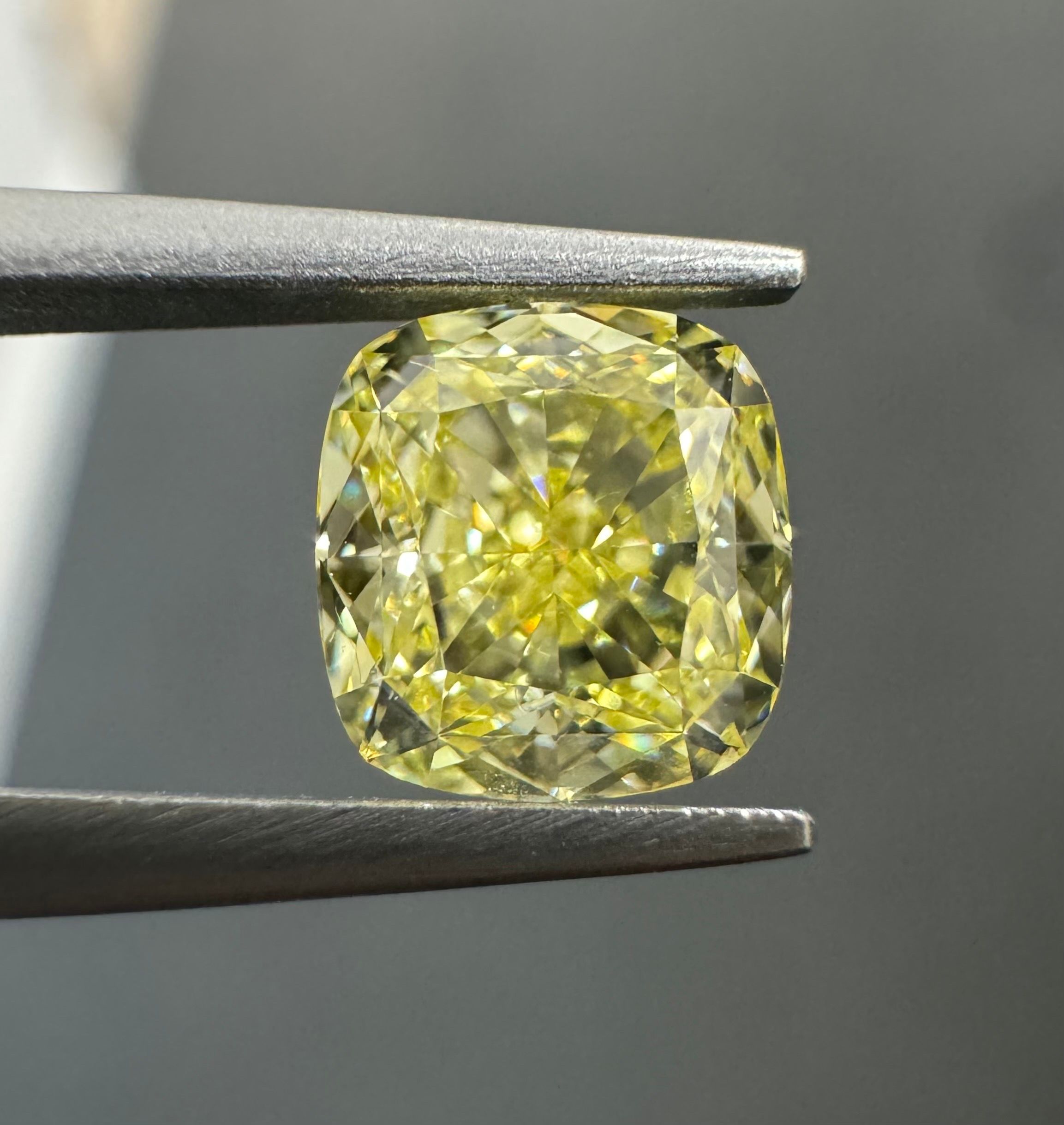 1.03 ct Cushion Brilliant diamond