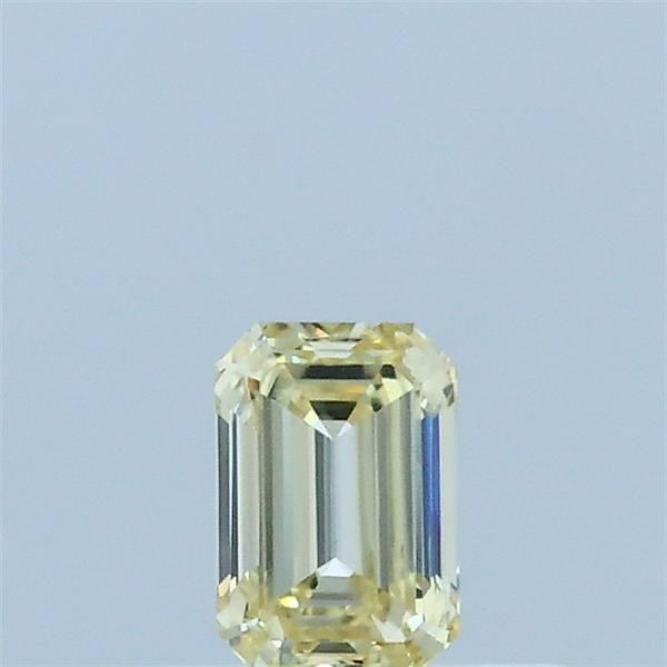 0.30 ct Emerald diamond