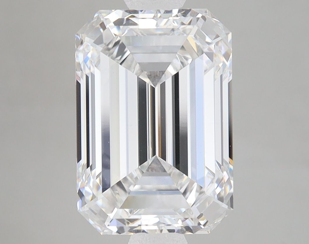 3.85 ct. emerald Lab Grown Diamond front image