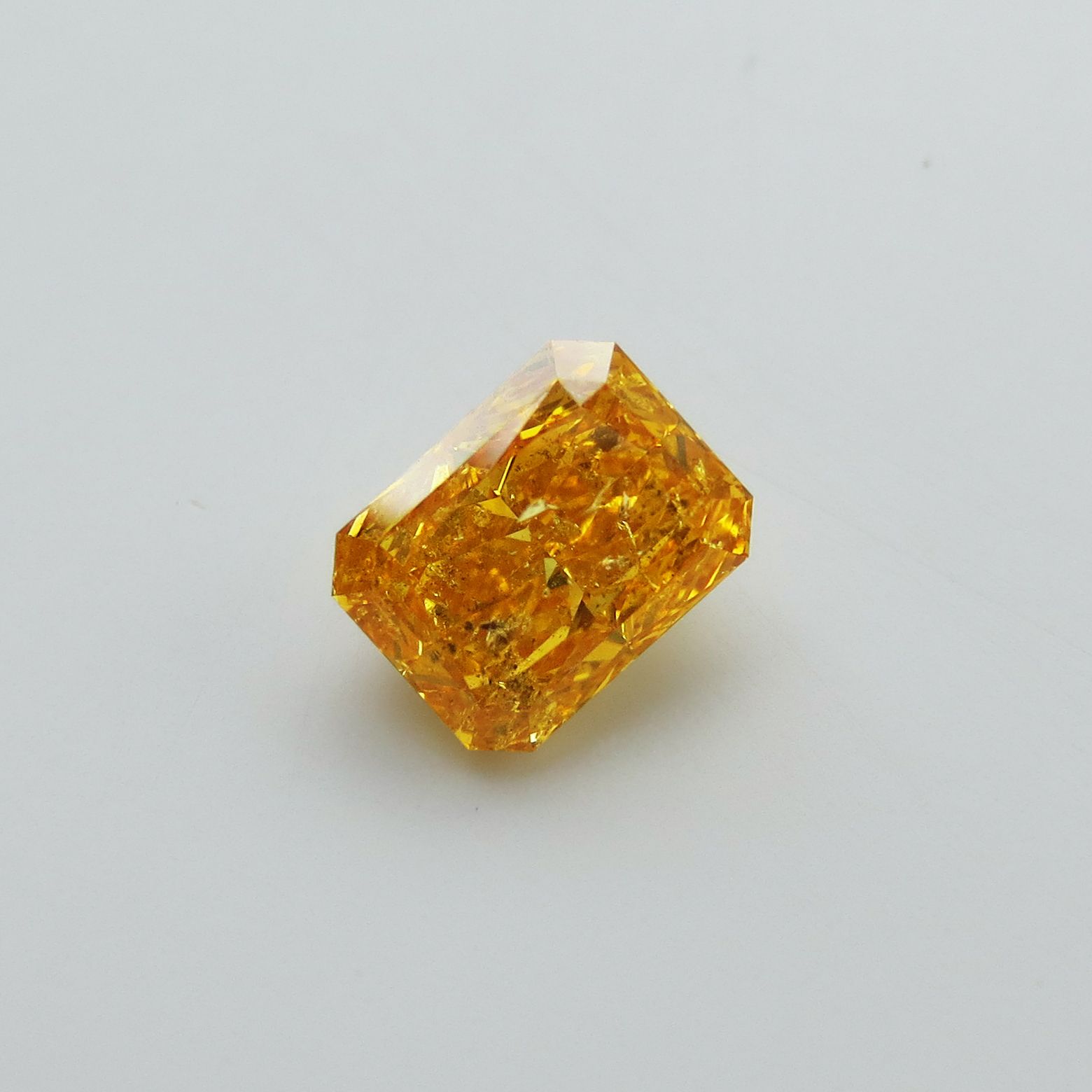 Diament 1.18 ct Fancy Vivid Orange/I2