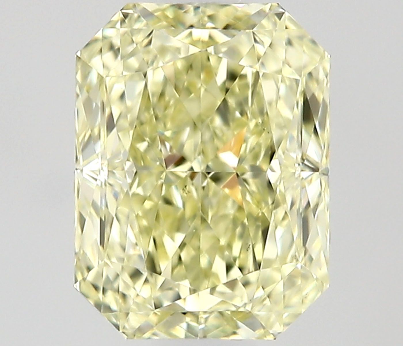 0.90 ct Radiant diamond