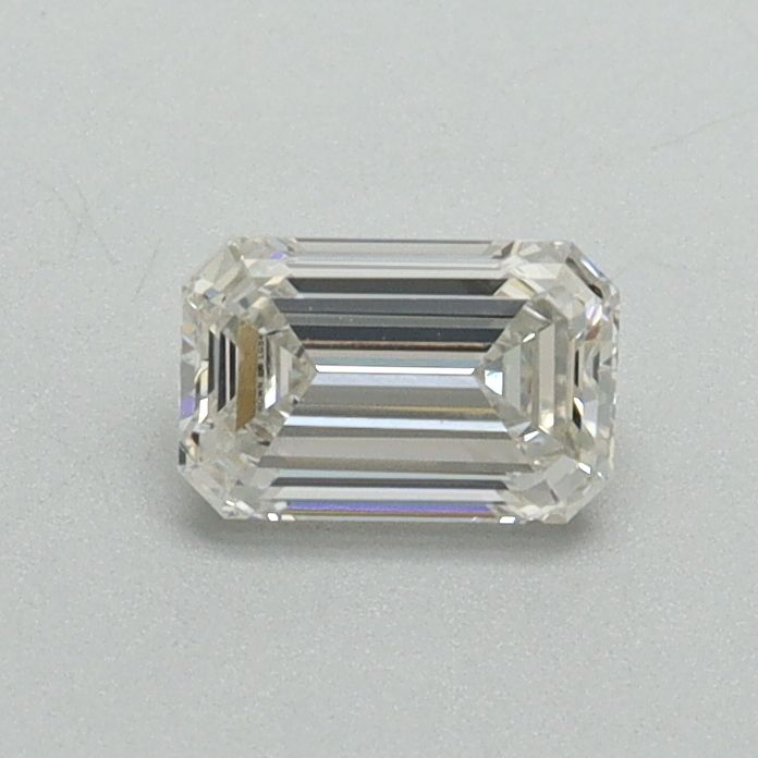 0.45 ct Emerald diamond