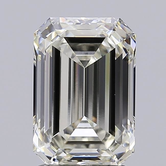 2.55 ct Emerald diamond