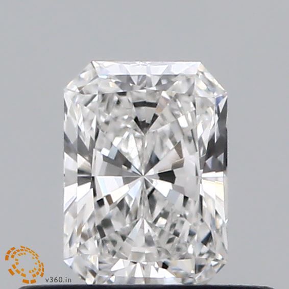 0.39 ct lab-grown Radiant Diamond