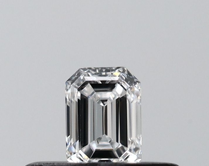 0.21ct Emerald diamond