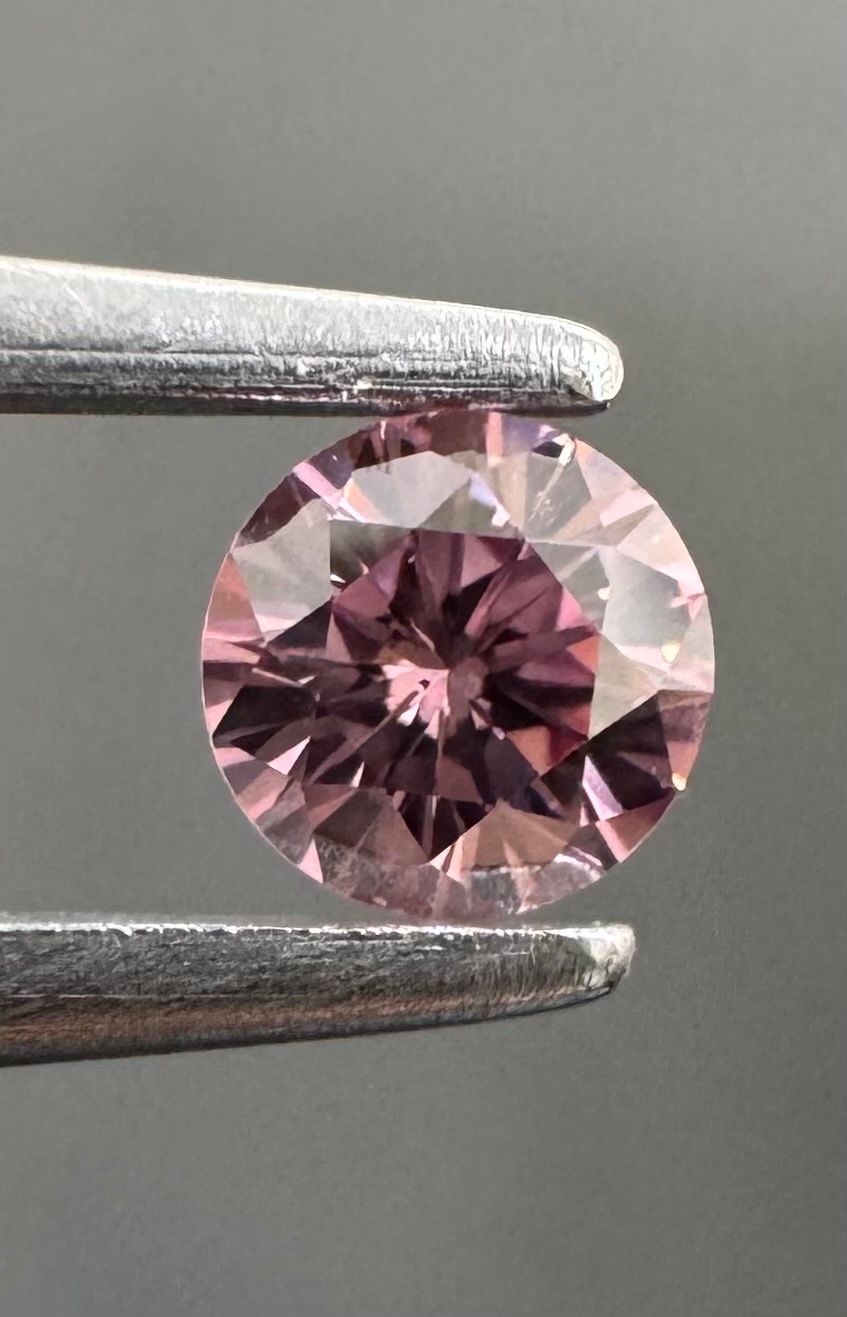 Diament 0.18 ct Fancy Intense Pink/VS2